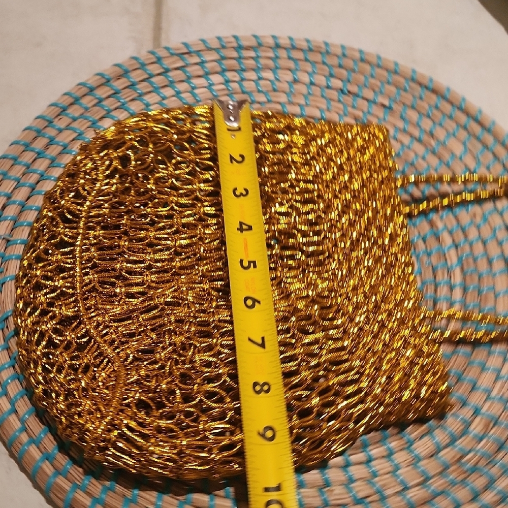 Elegant Gold Woven Women's Bag - Picture 12 of 17